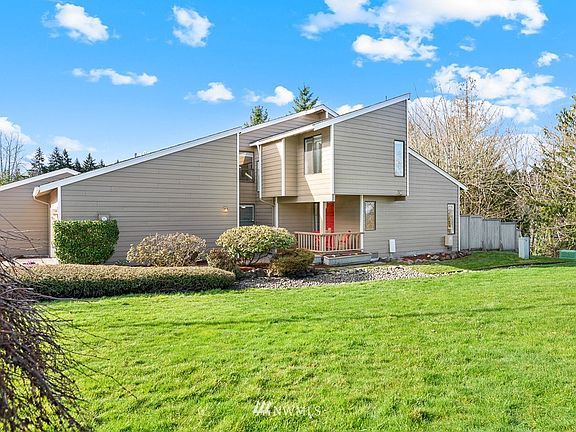 5th image of 2717 174th Ave NE