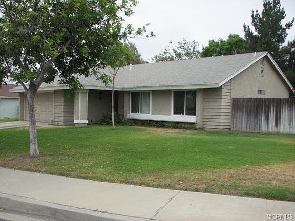 2nd image of 322 N Driftwood Ave