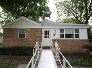 2049 Sunset Dr, Des Plaines, IL 60018