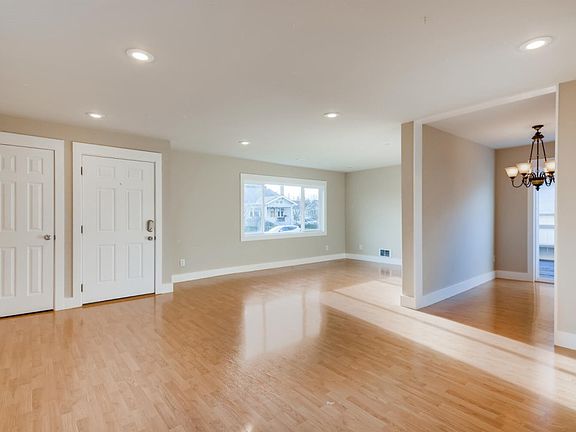 4th image of 2509 Leonard Dr