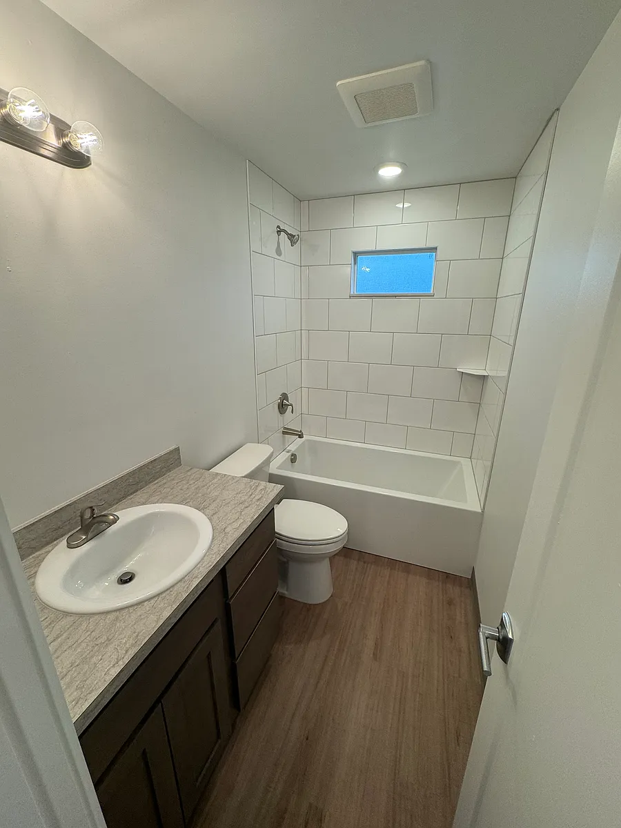 Building Photo - 721 3rd Ave NW #17