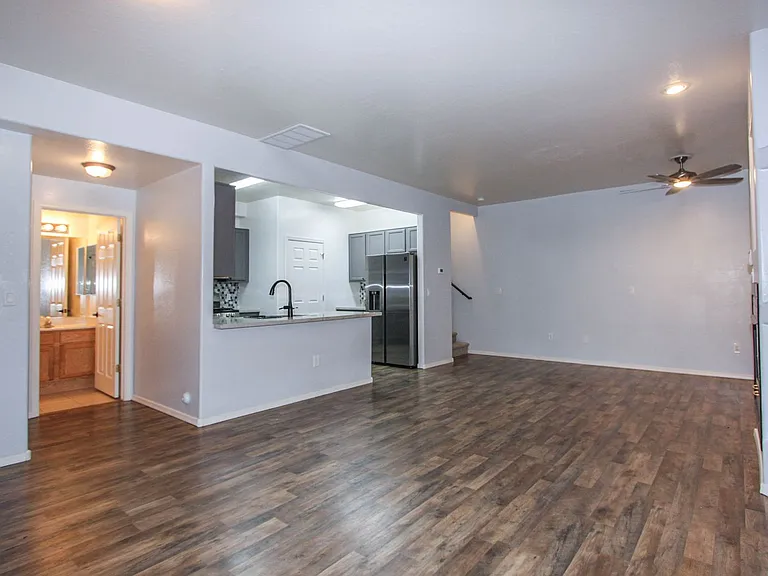 1123 Leaf Ln — Photo 5