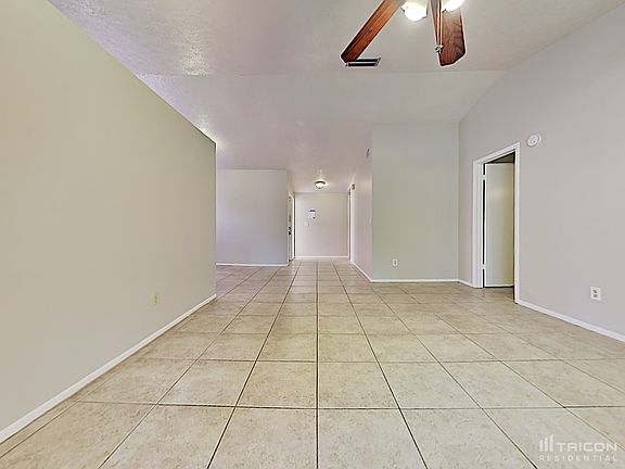 4th image of 3278 Fox Lake Dr