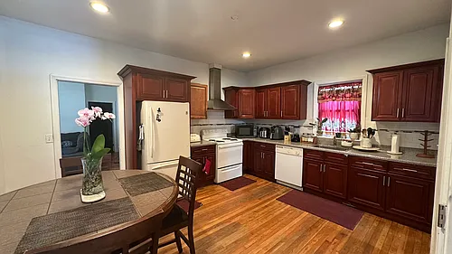 65 West St #1 Photo 1