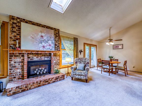 3rd image of 1912 SE Karli Way
