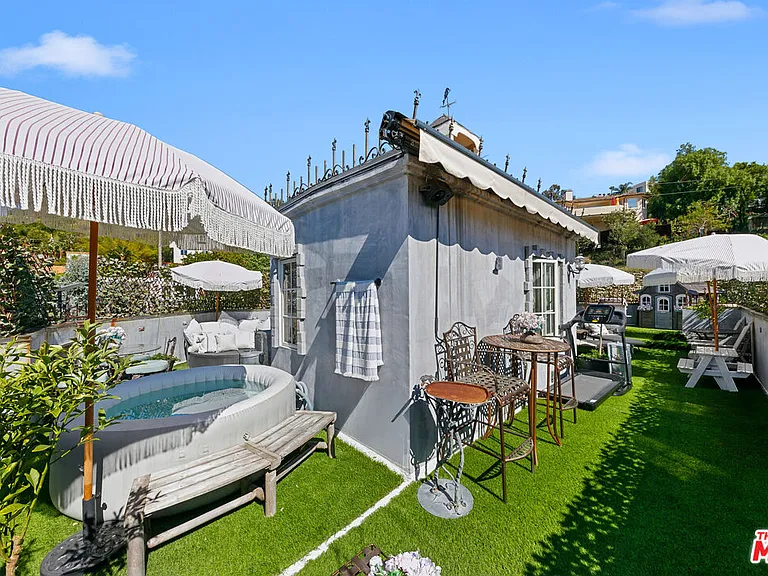 2851 Seabreeze Dr — Photo 47