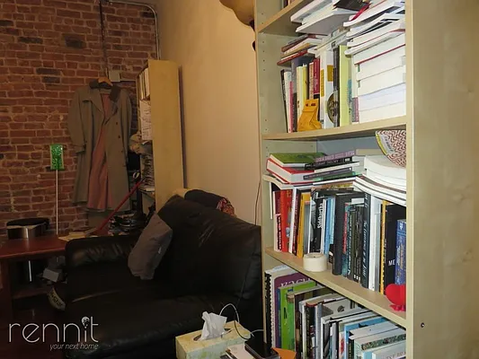 Rented by Rennit Inc. | media 35