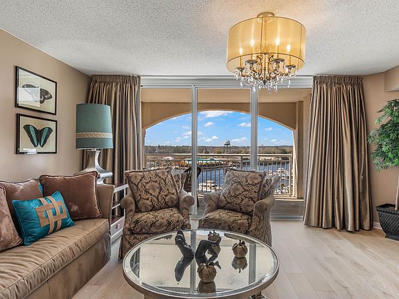 5th image of 2151 Bridge View Ct. #1-901