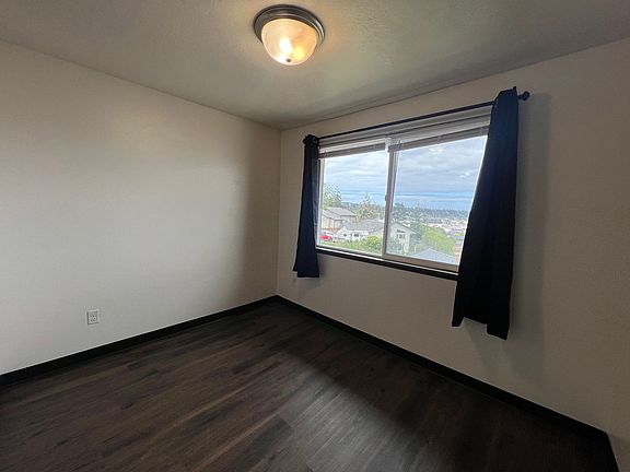 2nd image of 2181-2191 Hamilton Ave #9