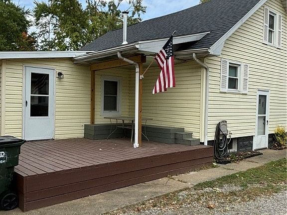 3rd image of 610 Florence Ave