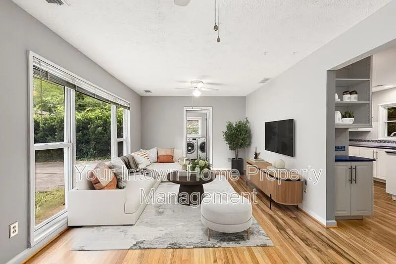 3 bed, 2.0 bath, 1222 sqft, $1,840 — Photo 3