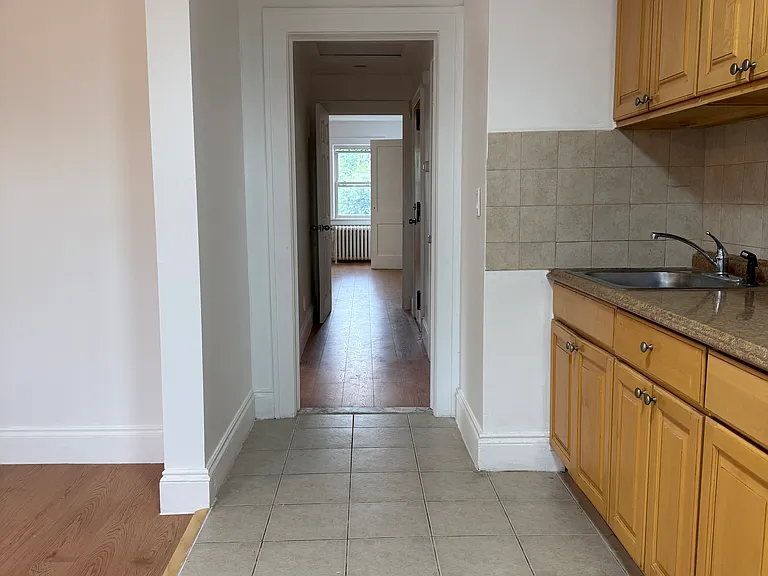 16219 Laburnum Ave #3 — Photo 10