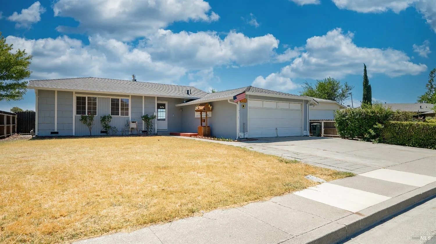 255 Yosemite Drive photo 1