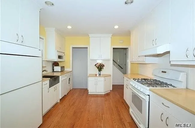 7 bed, 3.0 bath, $6,500 — Photo 1