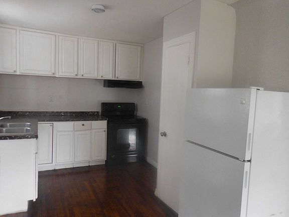 3rd image of 3551 15th Ave S