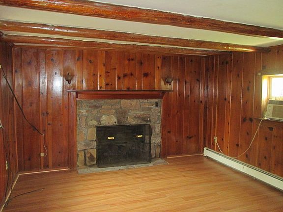 4th image of 4563 Castle Ln