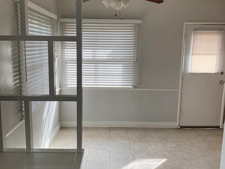 2808 W Clark Ave #C — Photo 6