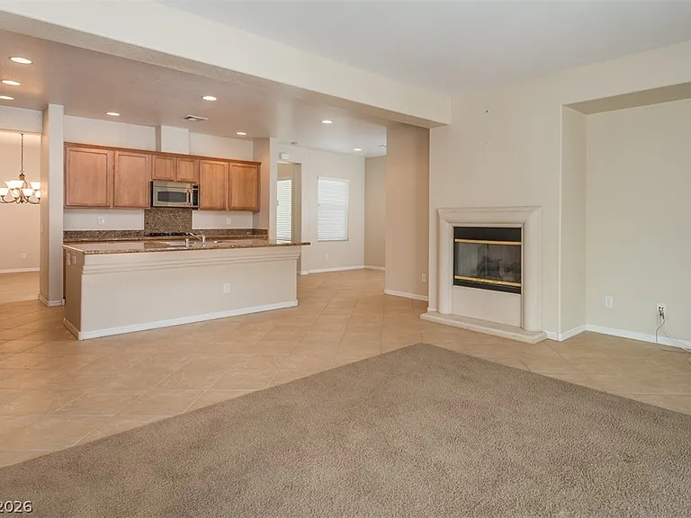 8229 Oakshire St — Photo 5