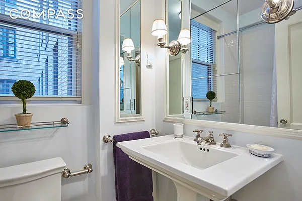 Sold by Compass | media 20