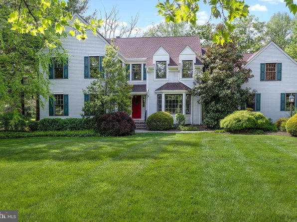 1 Buckingham Dr, Princeton, NJ 08540