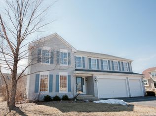 1491 White Chapel Ln, Algonquin, IL 60102