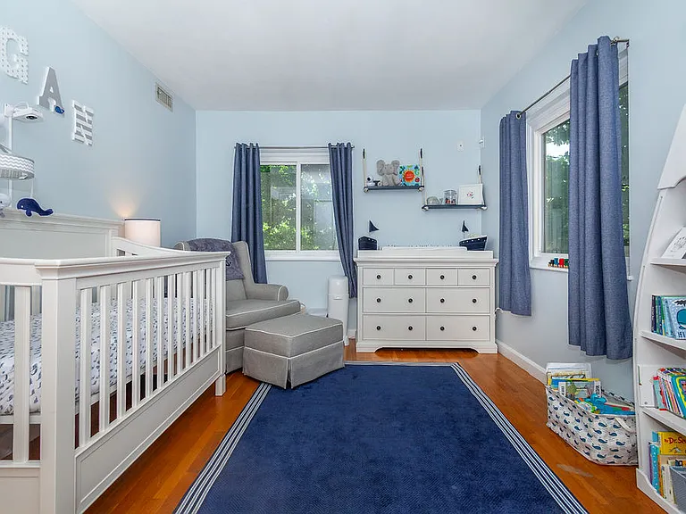 129 Governor Winthrop Rd — Photo 14
