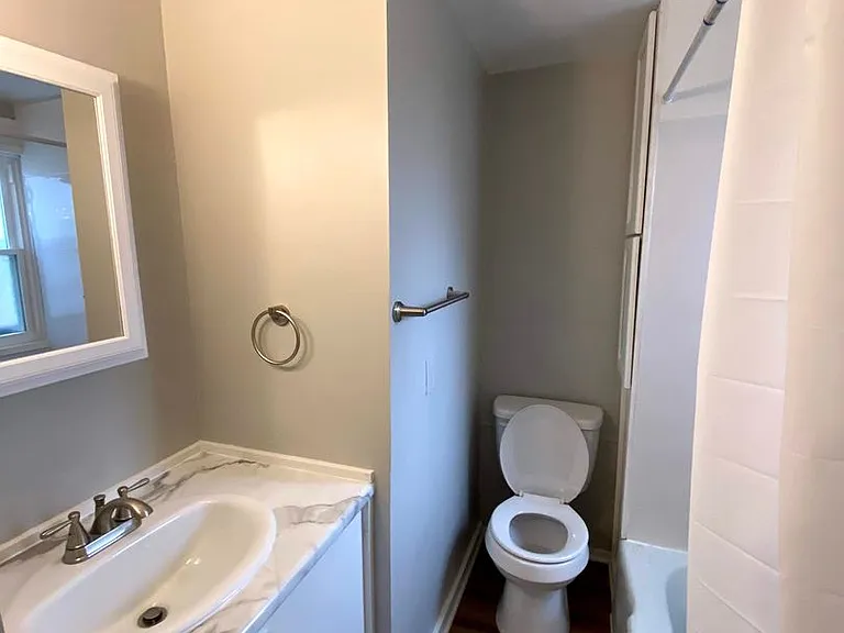 915 Farnam St — Photo 9