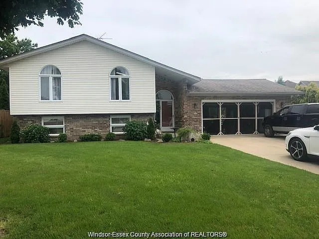 241 Crownridge Blvd #LOWER