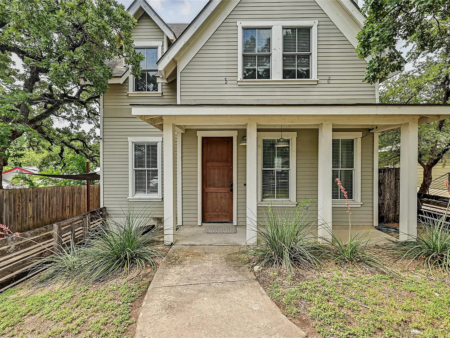3 bed, 2.5 bath, 1548 sqft, $3,800 — Photo 2