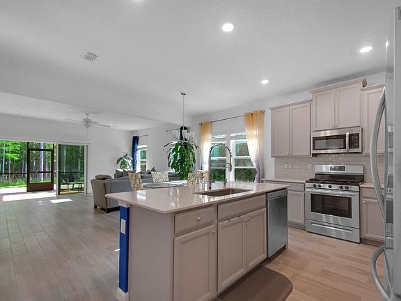 5th image of 93 Tobago Ln
