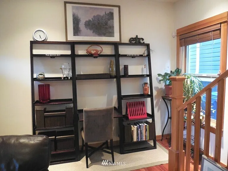 1702 E Columbia St — Photo 10