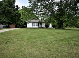 1515 Dunbar Cave Rd, Clarksville, TN 37043