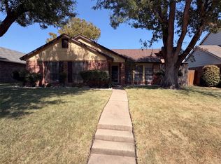 6808 Younger Dr, The Colony, TX 75056
