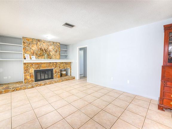 4th image of 11126 Lancer Ln