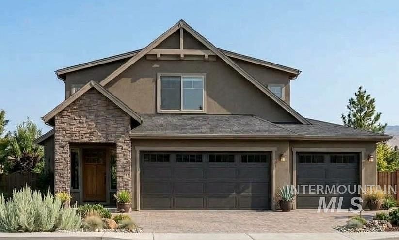 1st image of 689 E Ronda Ln