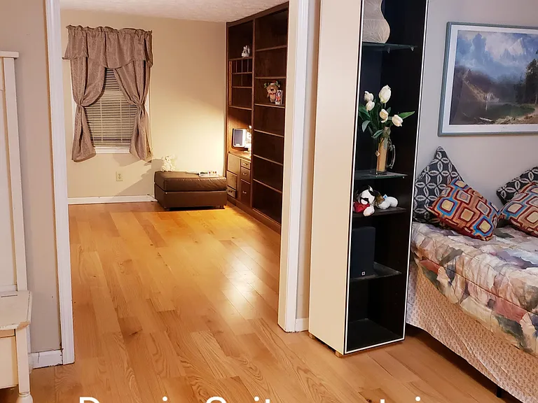 Glenwhite Dr — Photo 20