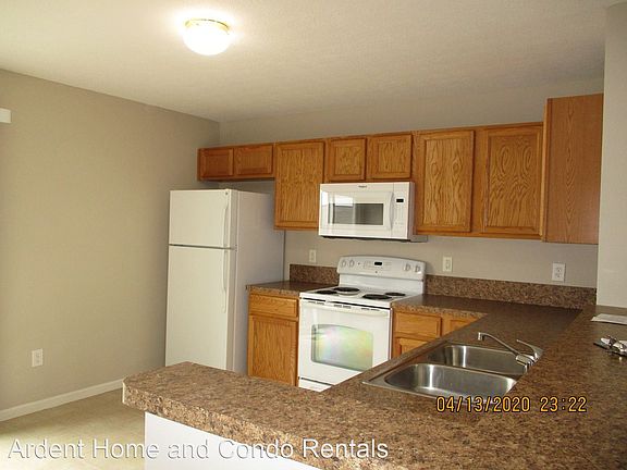 4th image of 954 Hartford Village Blvd #10216427