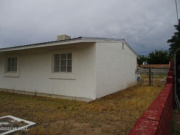 3rd image of 704 N Flagstaff Ave