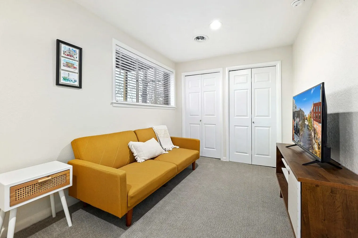 5 bed, 4.0 bath, 2142 sqft, $8,246 — Photo 4