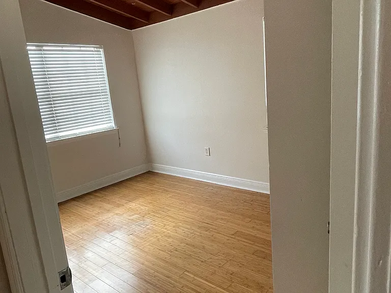 4346 Wellington Ave — Photo 8