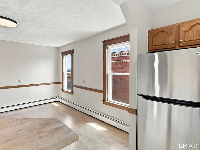 126 Booth St #3 — Photo 10