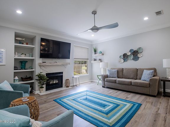 5th image of 2252 Beach Dr APT 2602