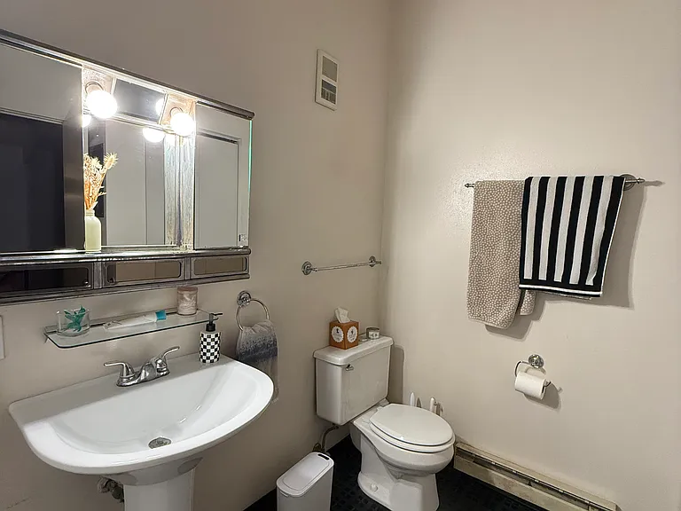 101 N Blount St — Photo 11