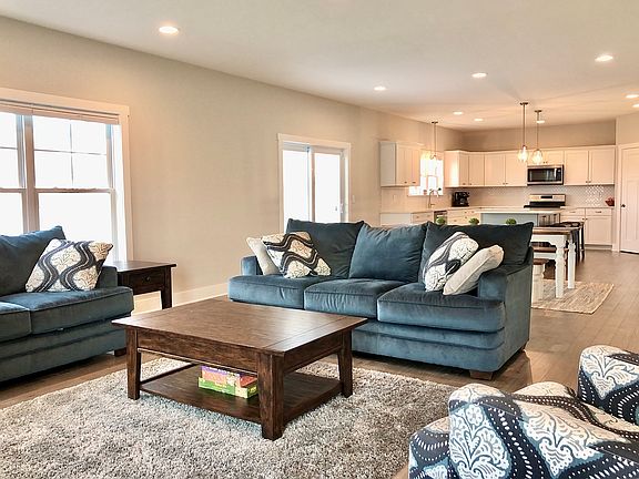 4th image of 567 W Park Ct