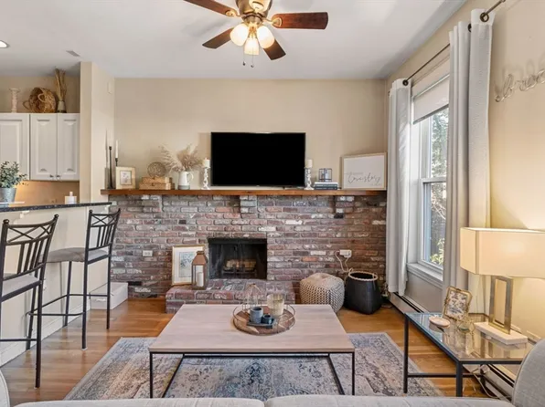 159 M St #2, South Boston, MA 02127