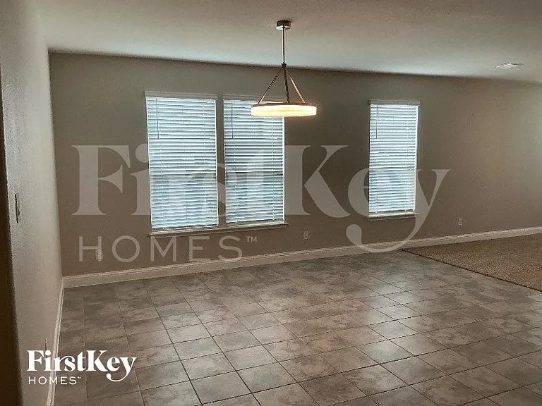 2501 Walker Ave — Photo 4
