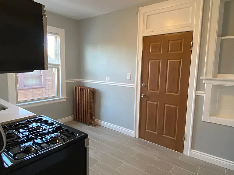 1706 N Narragansett Ave #205 — Photo 7