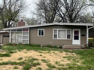 2126 SW Prairie Rd, Topeka, KS 66614