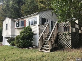 77 Reidy Pl, Hewitt, NJ 07421