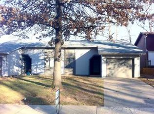 924 S Craig Ave, Springfield, MO 65802